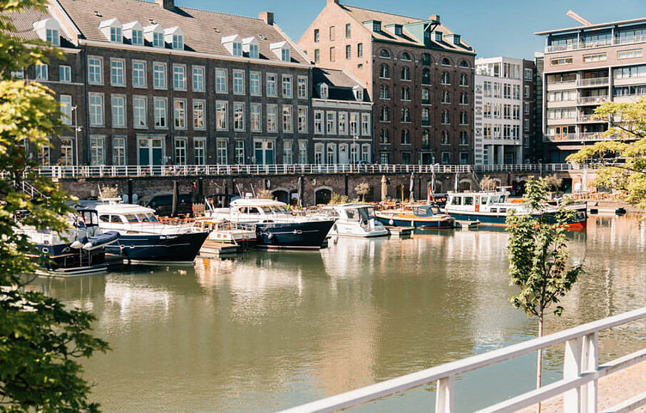 Historische vaarroute door binnenhaven ‘t bassin