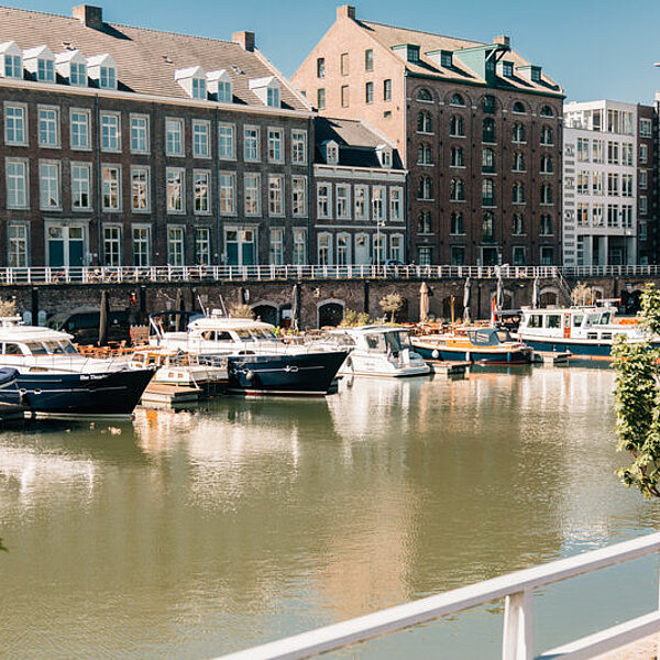 Historische vaarroute door binnenhaven ‘t bassin